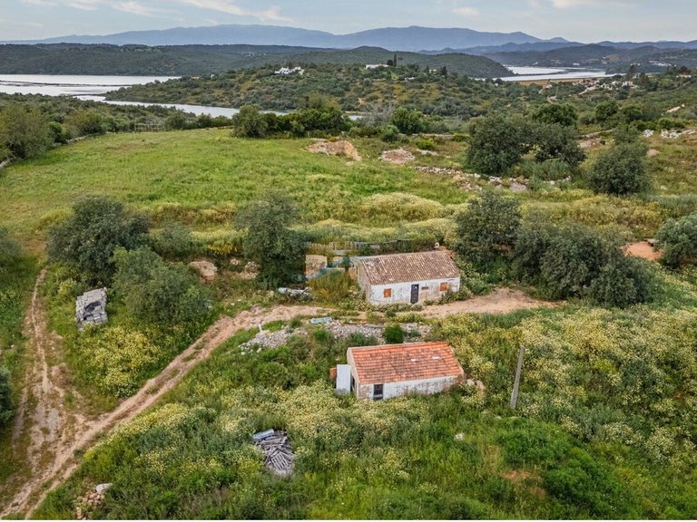 Country House for Sale in União Das Freguesias De Estômbar E Parchal, Lagoa (algarve), Portugal 21