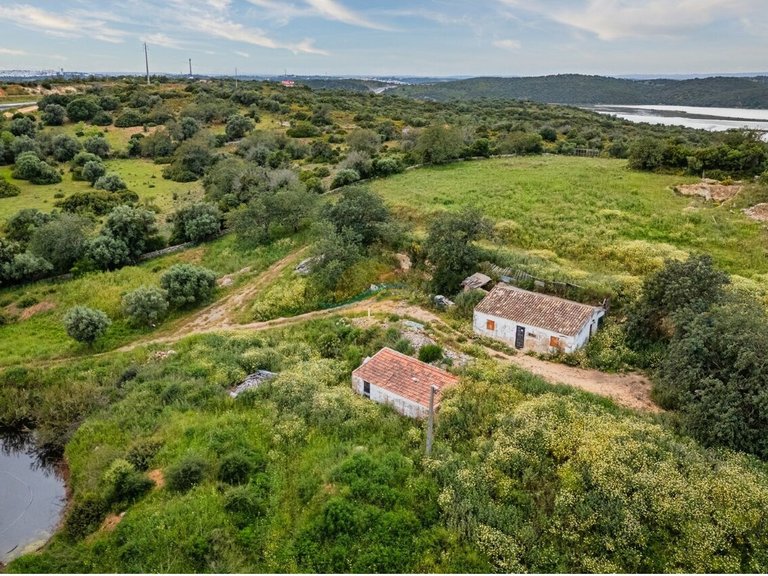 Country House for Sale in União Das Freguesias De Estômbar E Parchal, Lagoa (algarve), Portugal 23