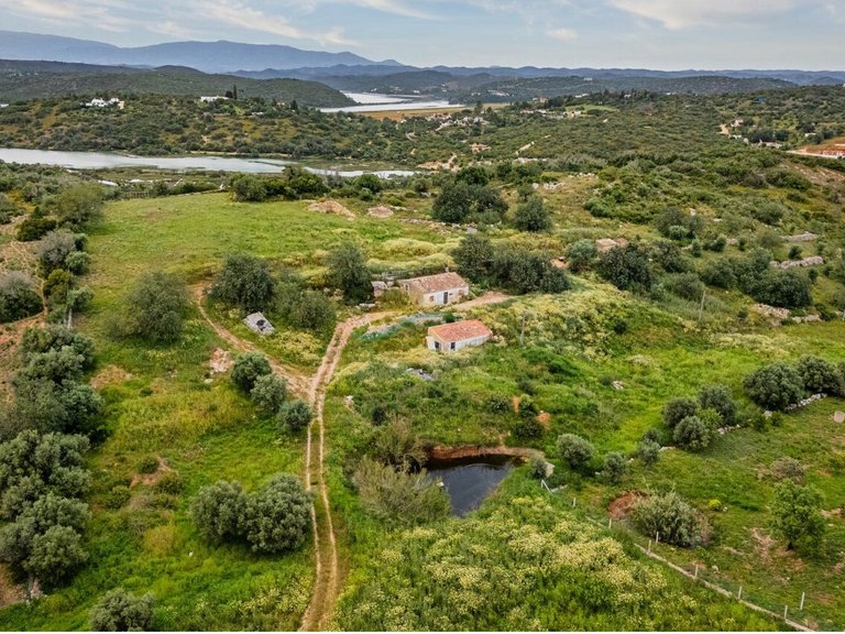 Country House for Sale in União Das Freguesias De Estômbar E Parchal, Lagoa (algarve), Portugal 24