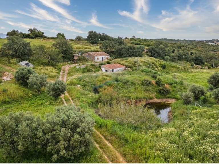 Country House for Sale in União Das Freguesias De Estômbar E Parchal, Lagoa (algarve), Portugal 26
