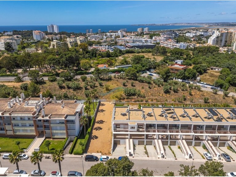 Villa for Sale in Alvor, Portimão, Portugal 9