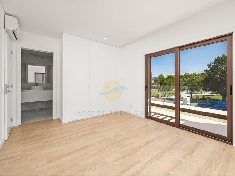 Villa for Sale in Alvor, Portimão, Portugal 27