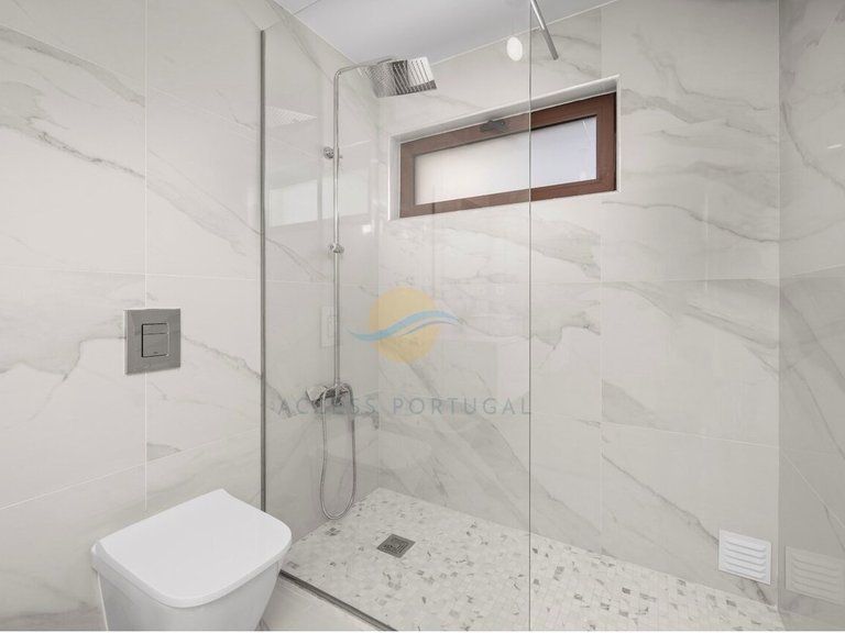 Villa for Sale in Alvor, Portimão, Portugal 32