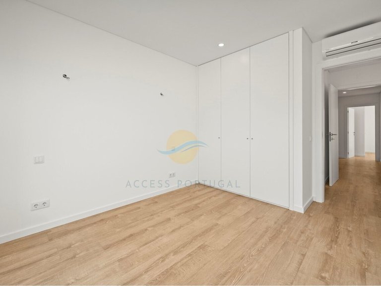 Villa for Sale in Alvor, Portimão, Portugal 36