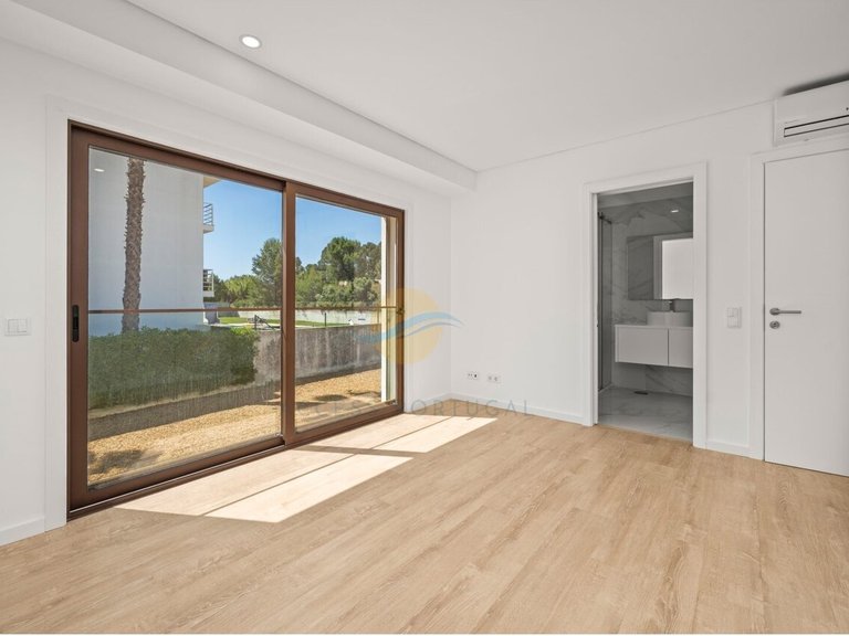 Villa for Sale in Alvor, Portimão, Portugal 44