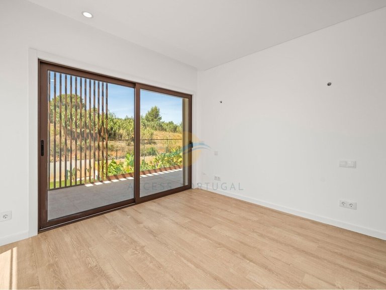Villa for Sale in Alvor, Portimão, Portugal 48