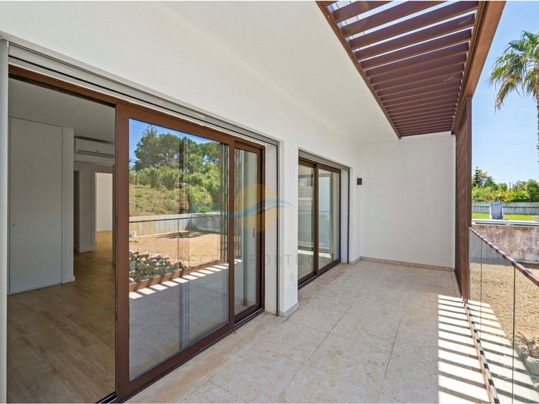 Villa for Sale in Alvor, Portimão, Portugal 47