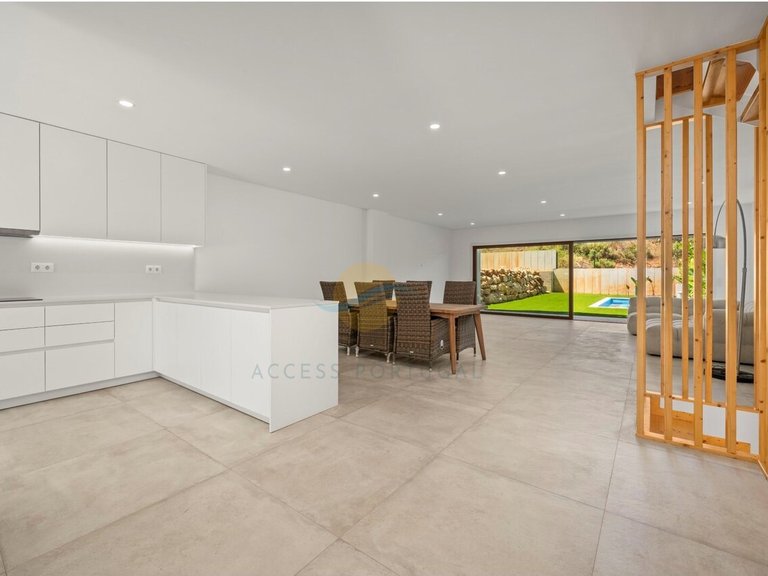 Villa for Sale in Alvor, Portimão, Portugal 15