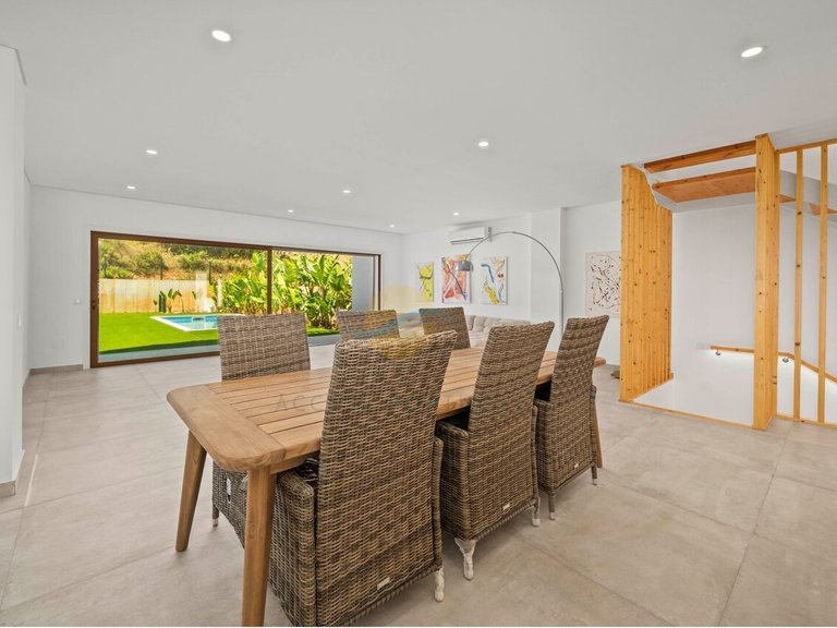 Villa for Sale in Alvor, Portimão, Portugal 17