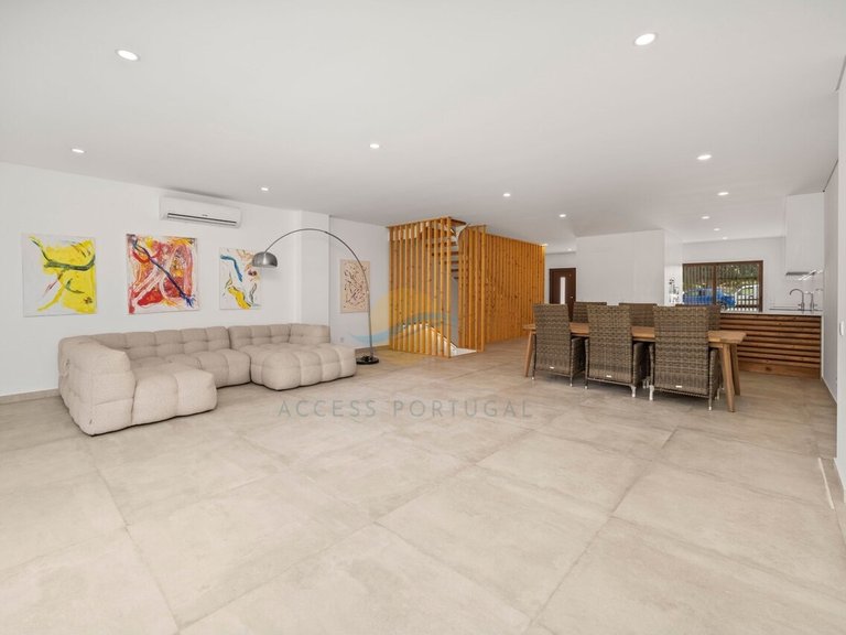 Villa for Sale in Alvor, Portimão, Portugal 16