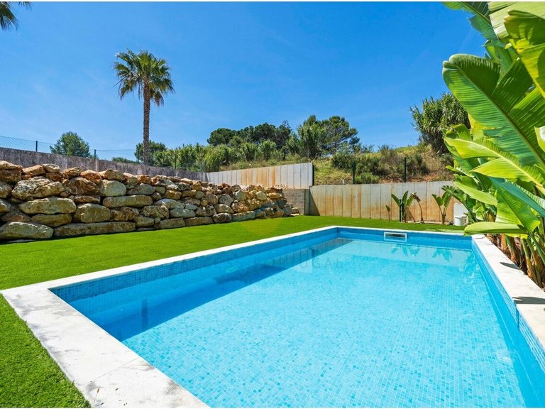 Villa for Sale in Alvor, Portimão, Portugal 10