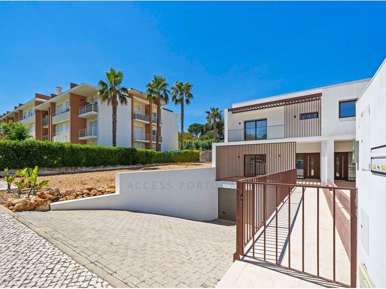 Villa for Sale in Alvor, Portimão, Portugal 5