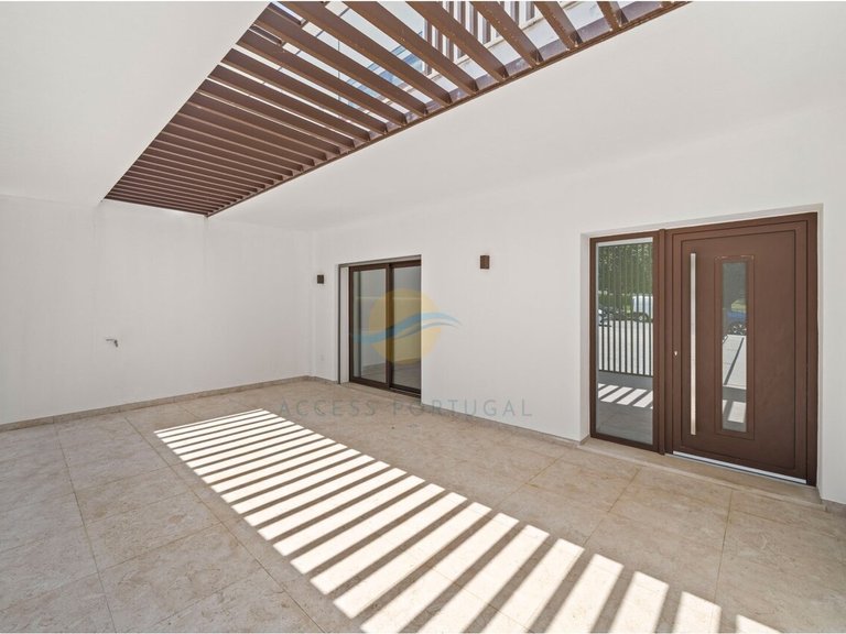 Villa for Sale in Alvor, Portimão, Portugal 7