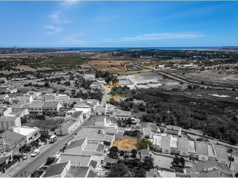 Plot for Sale in Mexilhoeira Grande, Portimão, Portugal 3