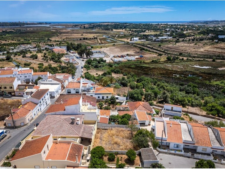 Plot for Sale in Mexilhoeira Grande, Portimão, Portugal 11