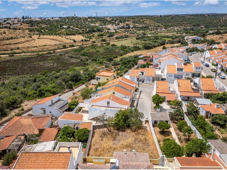Plot for Sale in Mexilhoeira Grande, Portimão, Portugal 4