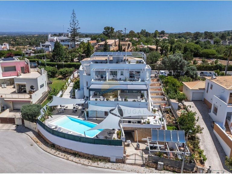 Villa for Sale in Ferragudo, Lagoa (algarve), Portugal 4