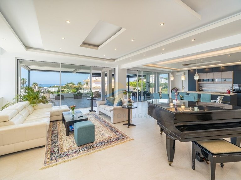 Villa for Sale in Ferragudo, Lagoa (algarve), Portugal 7