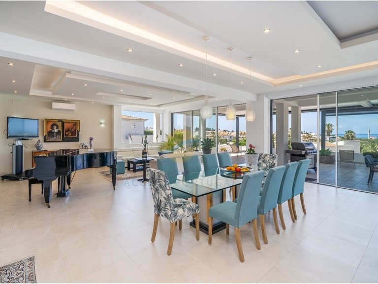 Villa for Sale in Ferragudo, Lagoa (algarve), Portugal 9
