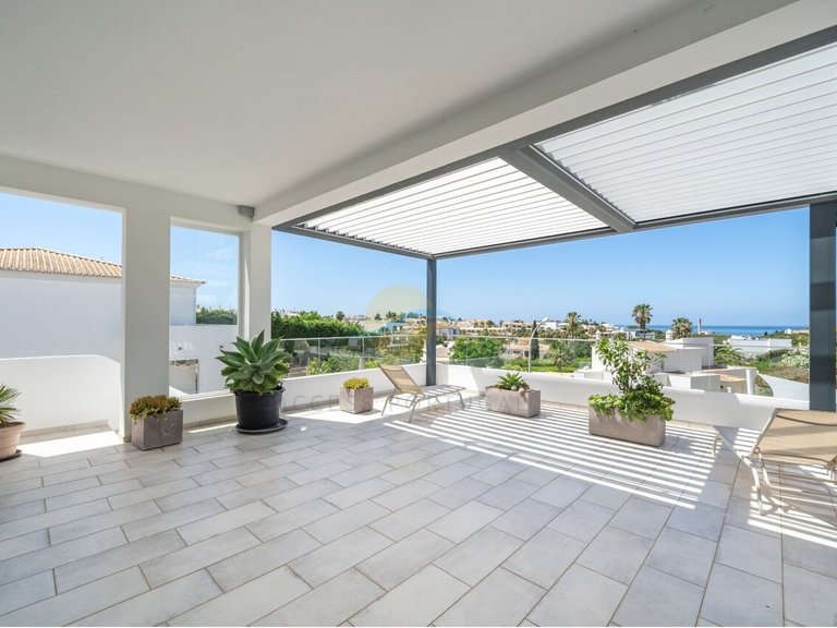 Villa for Sale in Ferragudo, Lagoa (algarve), Portugal 13