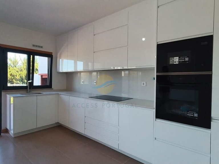 Villa for Sale in Guia, Albufeira, Portugal 11