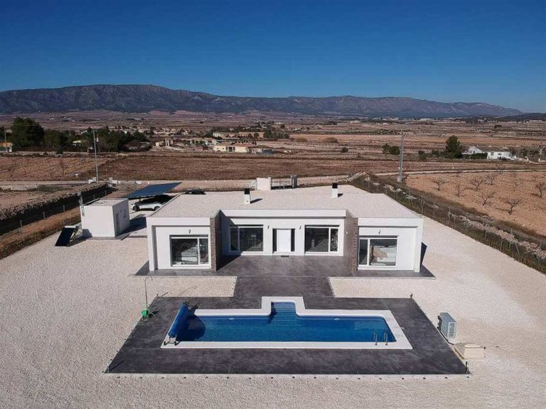 Villa for Sale in Pinoso, Alicante 1