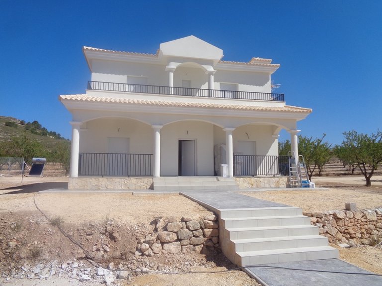 Villa for Sale in Inland Pinoso, Alicante 3