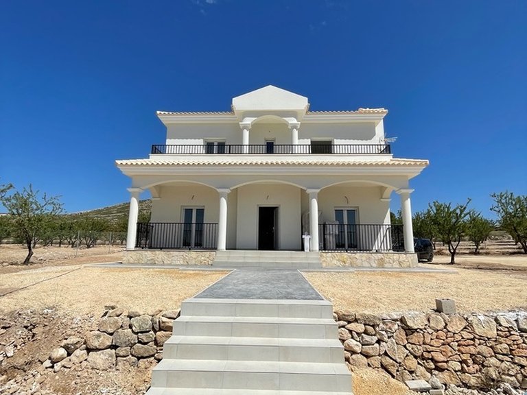 Villa for Sale in Inland Pinoso, Alicante 46