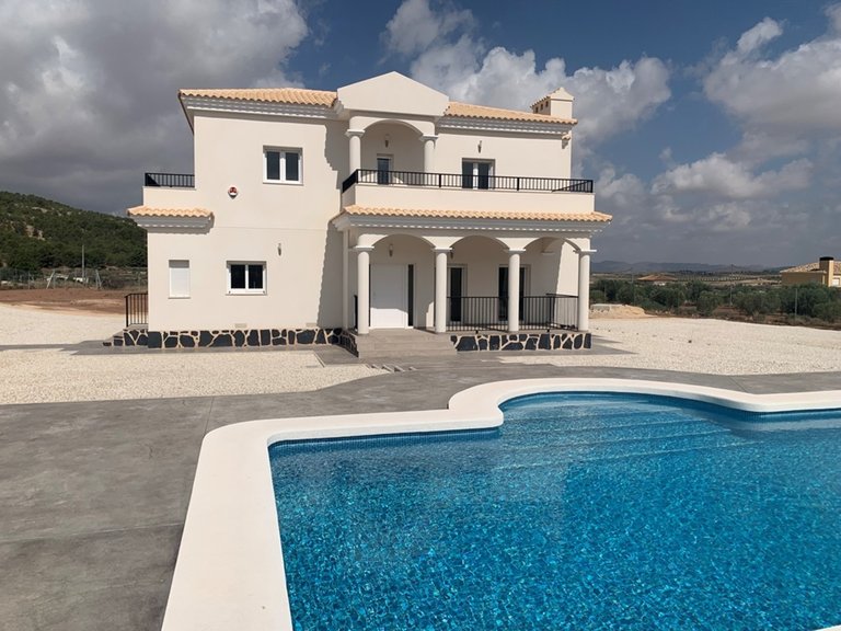 Villa for Sale in Inland Pinoso, Alicante 3