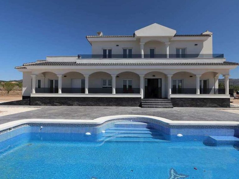 Villa for Sale in Pinoso, Alicante 13