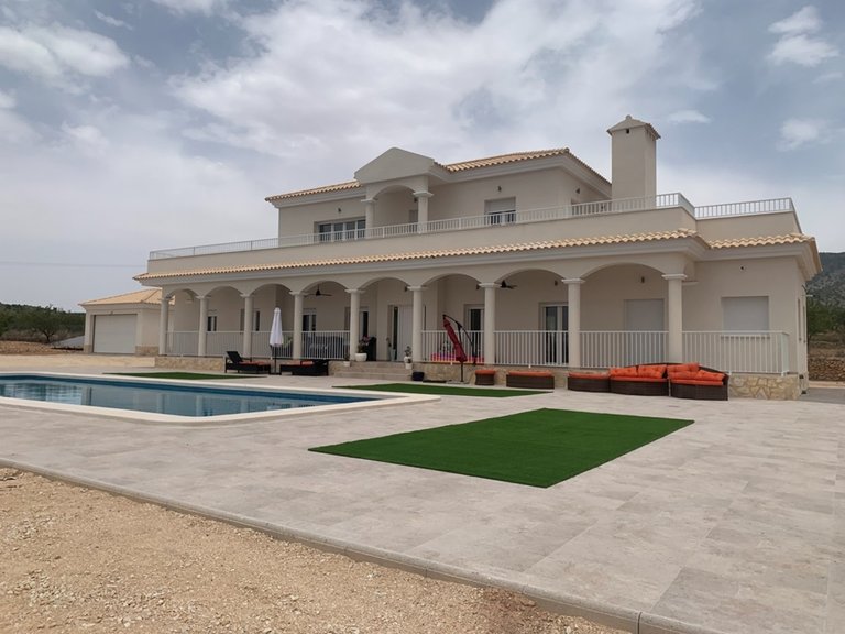 Villa for Sale in Inland Pinoso, Alicante 3