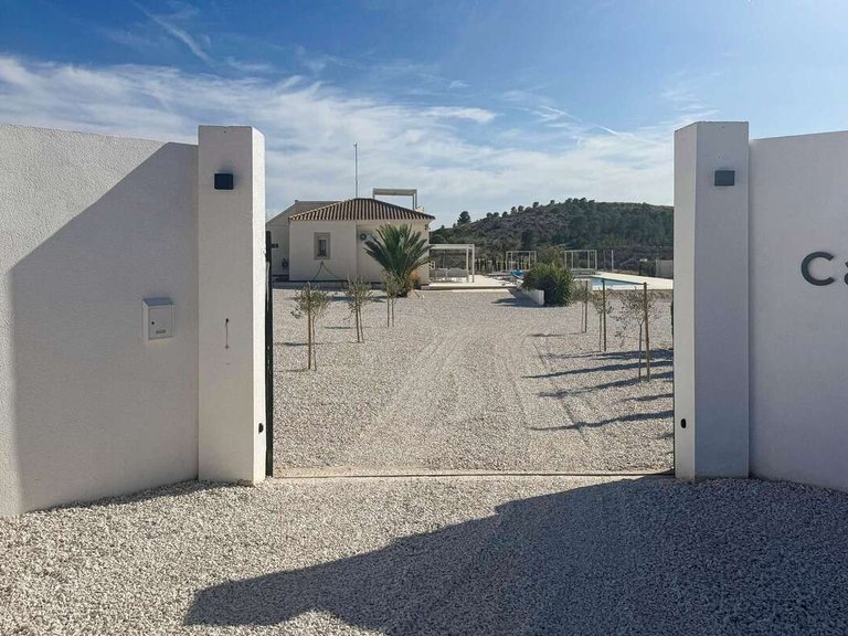 Villa for Sale in Inland Pinoso, Alicante 48