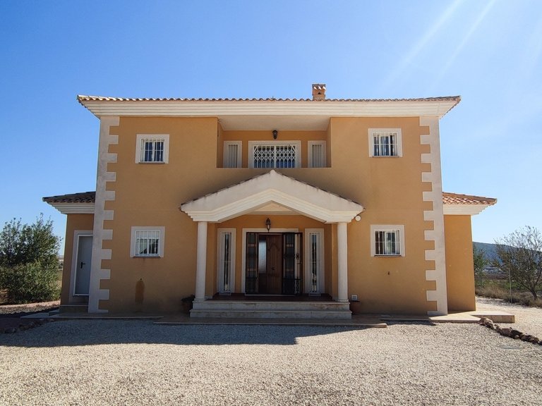 Villa for Sale in Inland Pinoso, Alicante 10