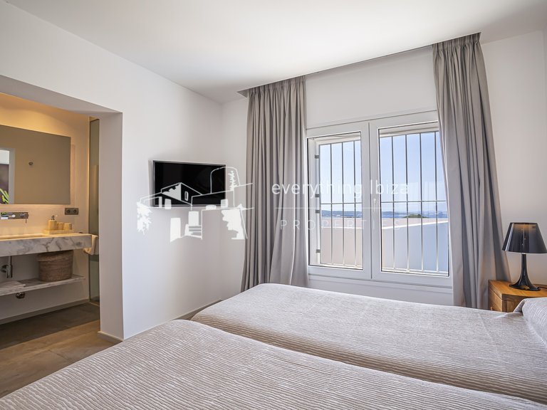 Villa for Sale in Cala Salada, Ibiza 40