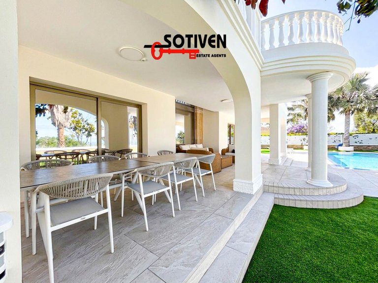 Villa for Sale in Adeje, Sta.cruz Tener. 9