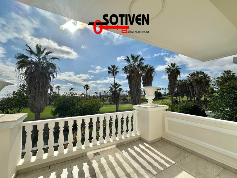 Villa for Sale in Adeje, Sta.cruz Tener. 20