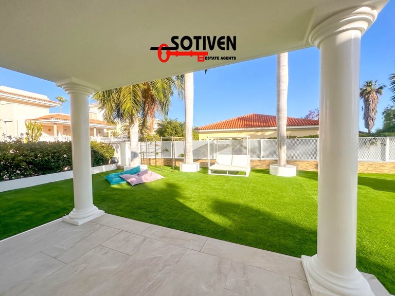 Villa for Sale in Adeje, Sta.cruz Tener. 7