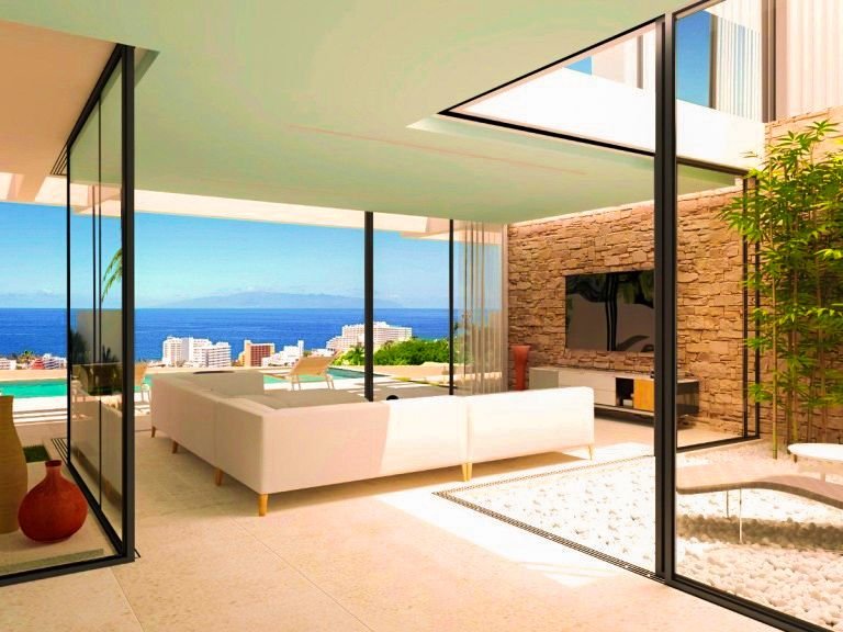 Villa for Sale in Adeje, Sta.cruz Tener. 21