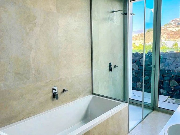 Villa for Sale in Adeje, Sta.cruz Tener. 10