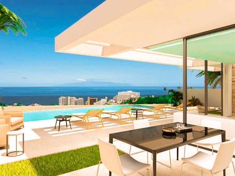 Villa for Sale in Adeje, Sta.cruz Tener. 1