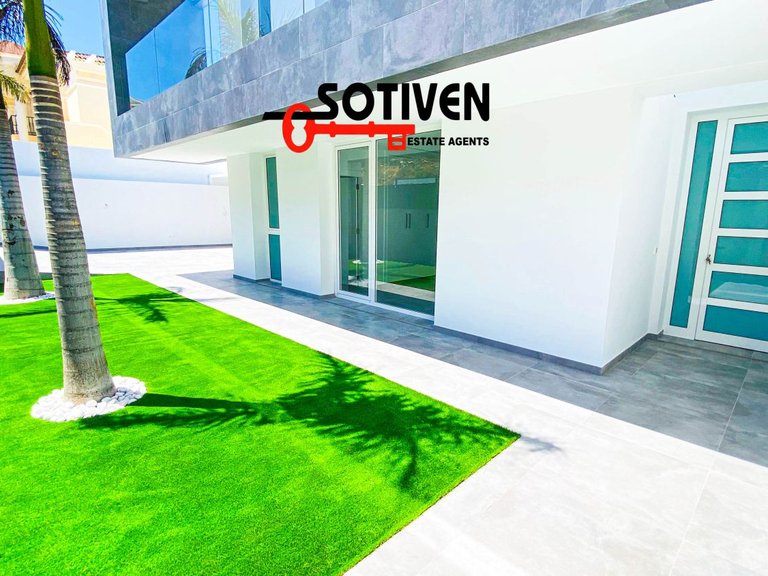 Villa for Rent in Adeje, Sta.cruz Tener. 19