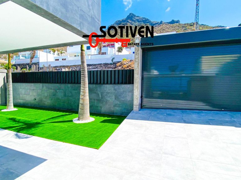 Villa for Rent in Adeje, Sta.cruz Tener. 20