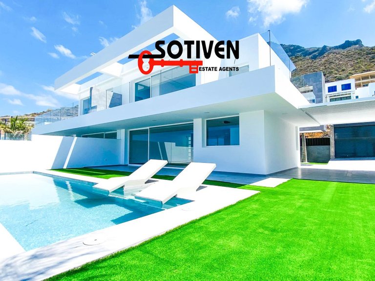 Villa for Rent in Adeje, Sta.cruz Tener. 3