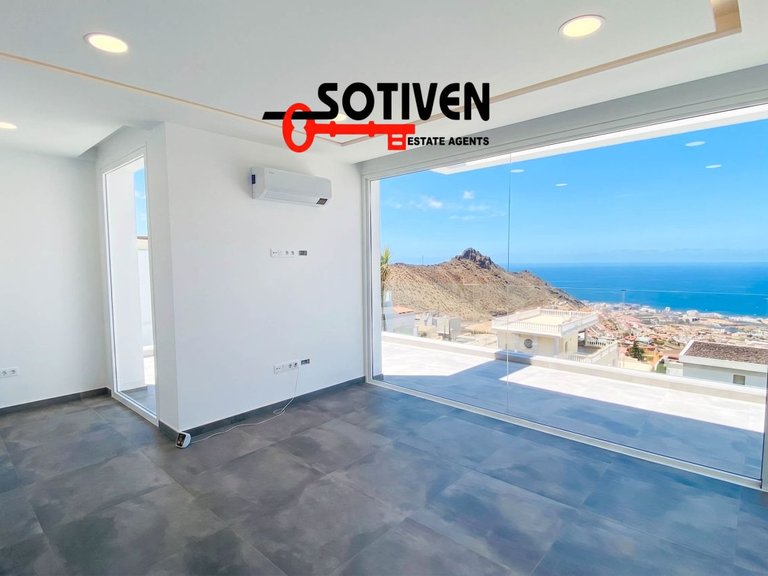 Villa for Rent in Adeje, Sta.cruz Tener. 9
