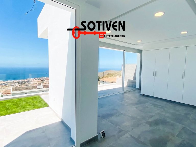 Villa for Rent in Adeje, Sta.cruz Tener. 8