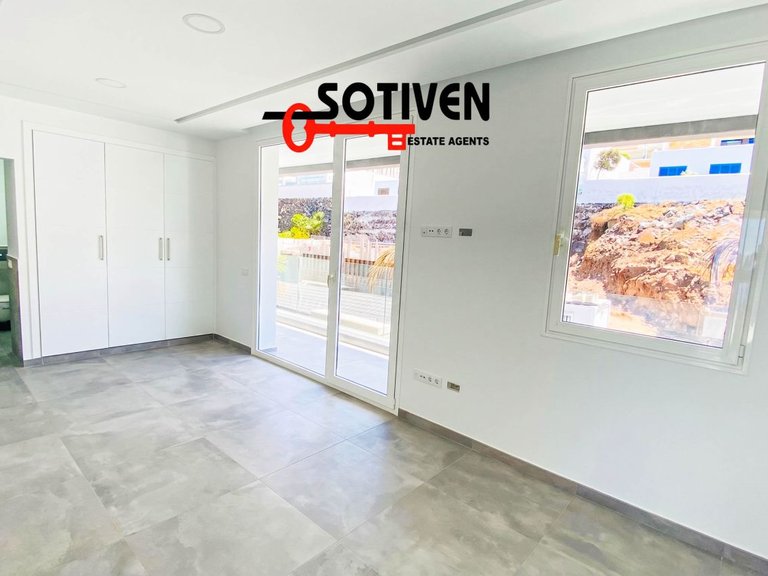 Villa for Rent in Adeje, Sta.cruz Tener. 16