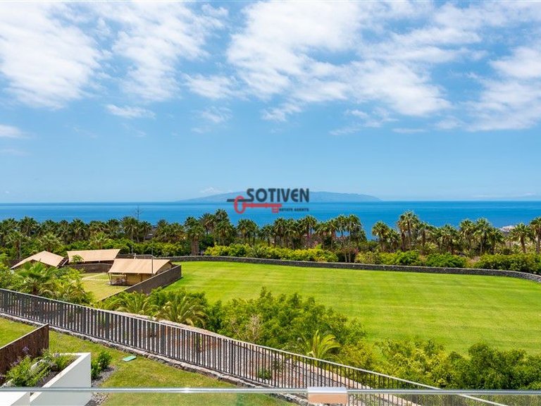 Apartment for Sale in Guía De Isora, Sta.cruz Tener. 4