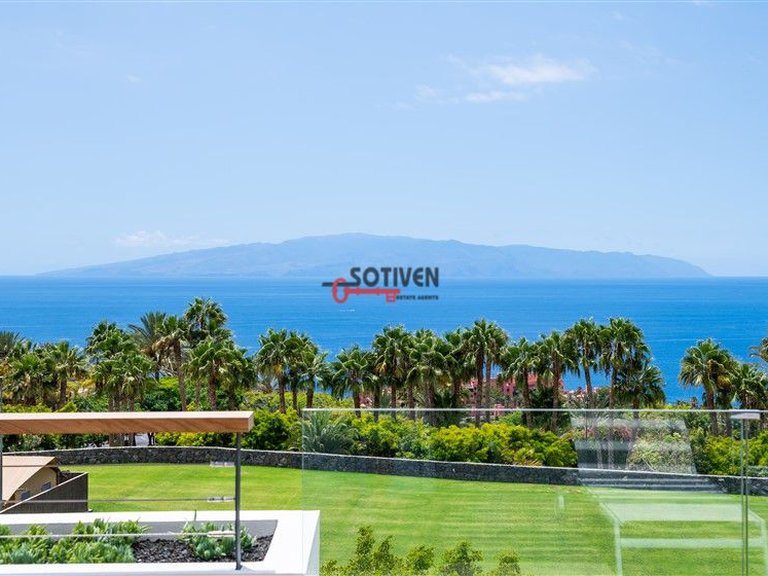 Apartment for Sale in Guía De Isora, Sta.cruz Tener. 5