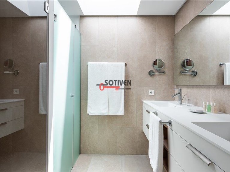 Apartment for Sale in Guía De Isora, Sta.cruz Tener. 26