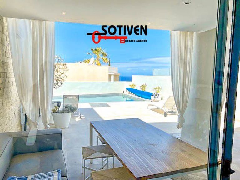 Villa for Sale in Adeje, Sta.cruz Tener. 1